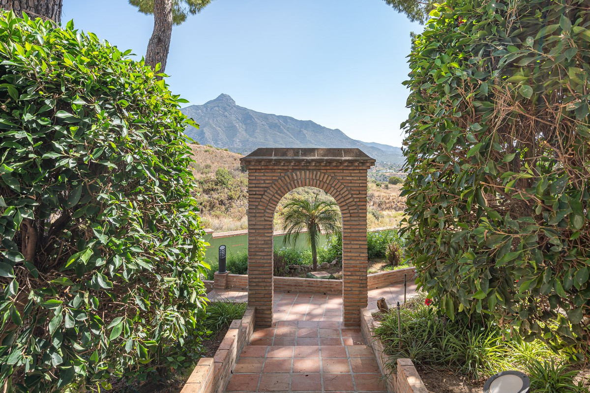 Appartement te koop in Aloha | 2 slaapkamers H5250706