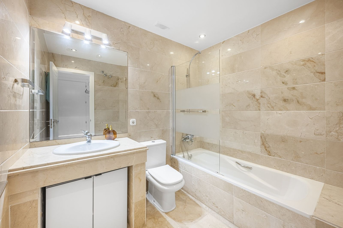 Appartement te koop in Aloha | 2 slaapkamers H5250706