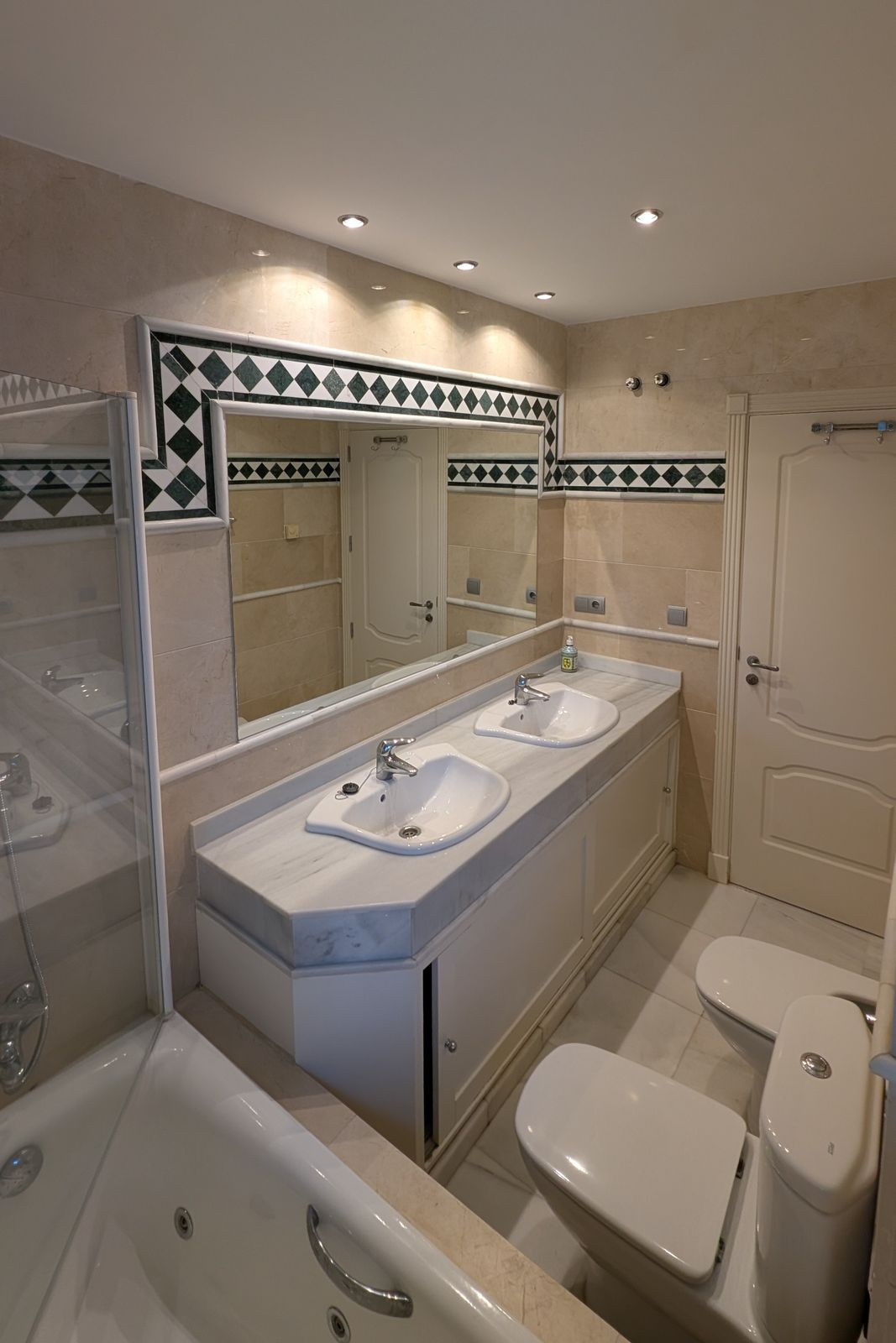 Appartement te koop in Aloha | 2 slaapkamers H5388007