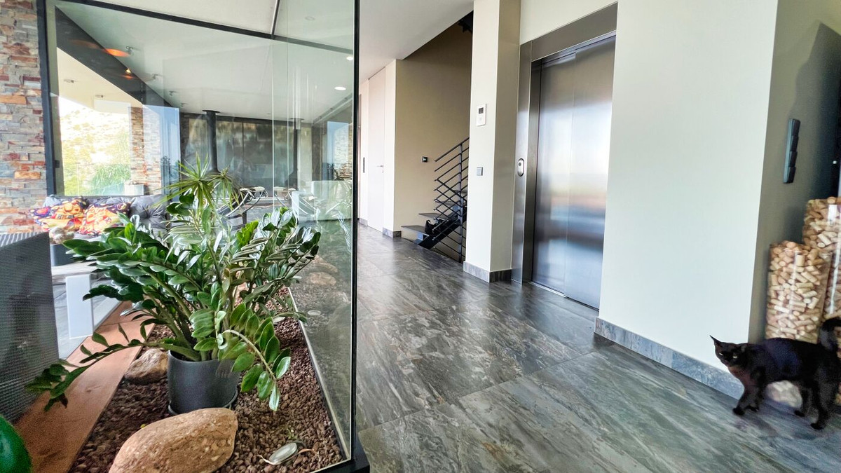 Property main view 33