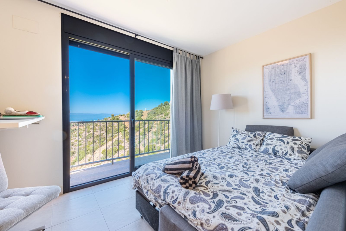 Penthouse in Altos de los Monteros-8