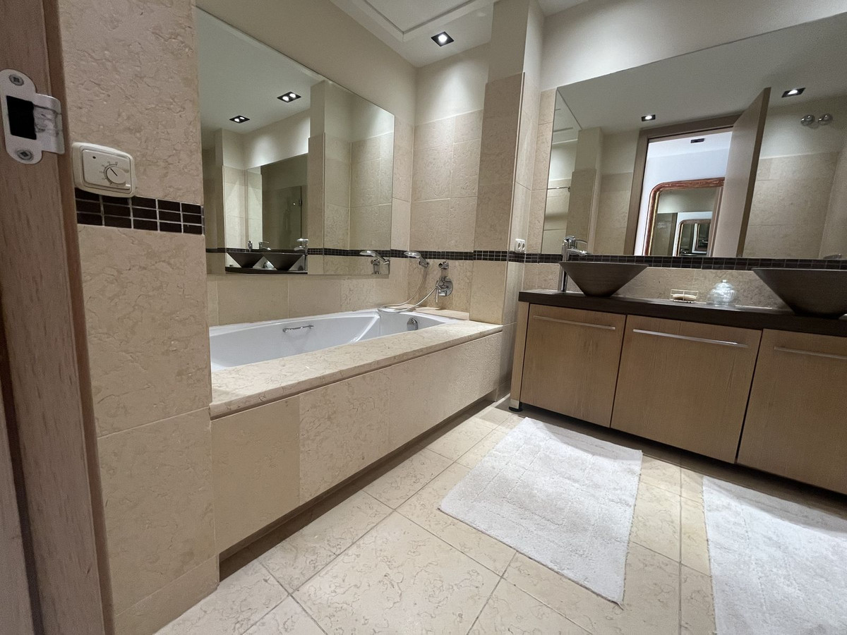 Appartement te koop in Altos de los Monteros | 2 slaapkamers H4967812