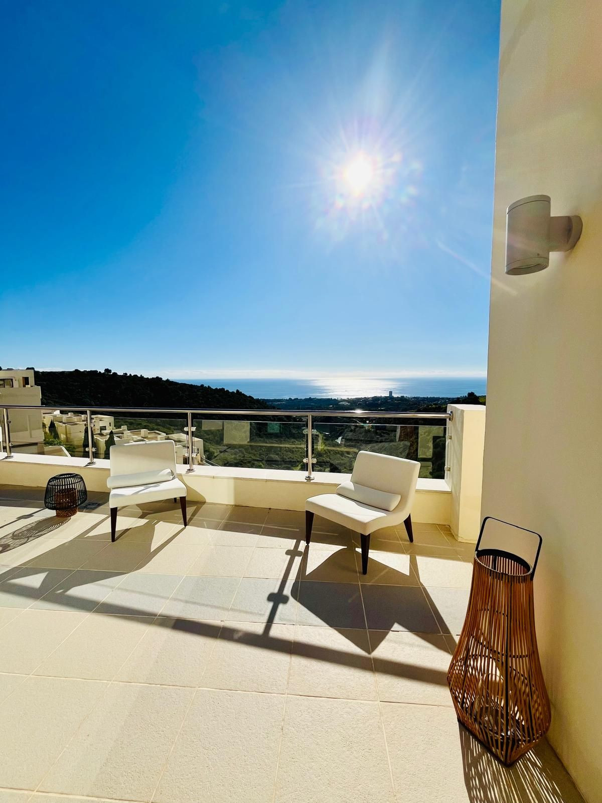 Penthouse in Altos de los Monteros-4