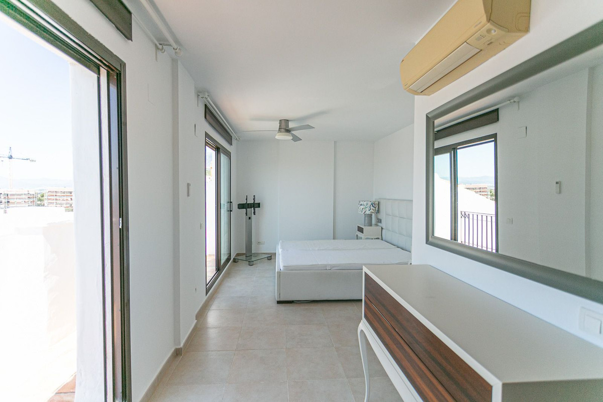 Penthouse Duplex in Altos de los Monteros-15