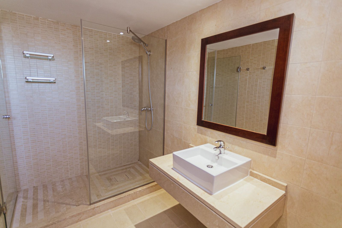 Penthouse Duplex in Altos de los Monteros-19