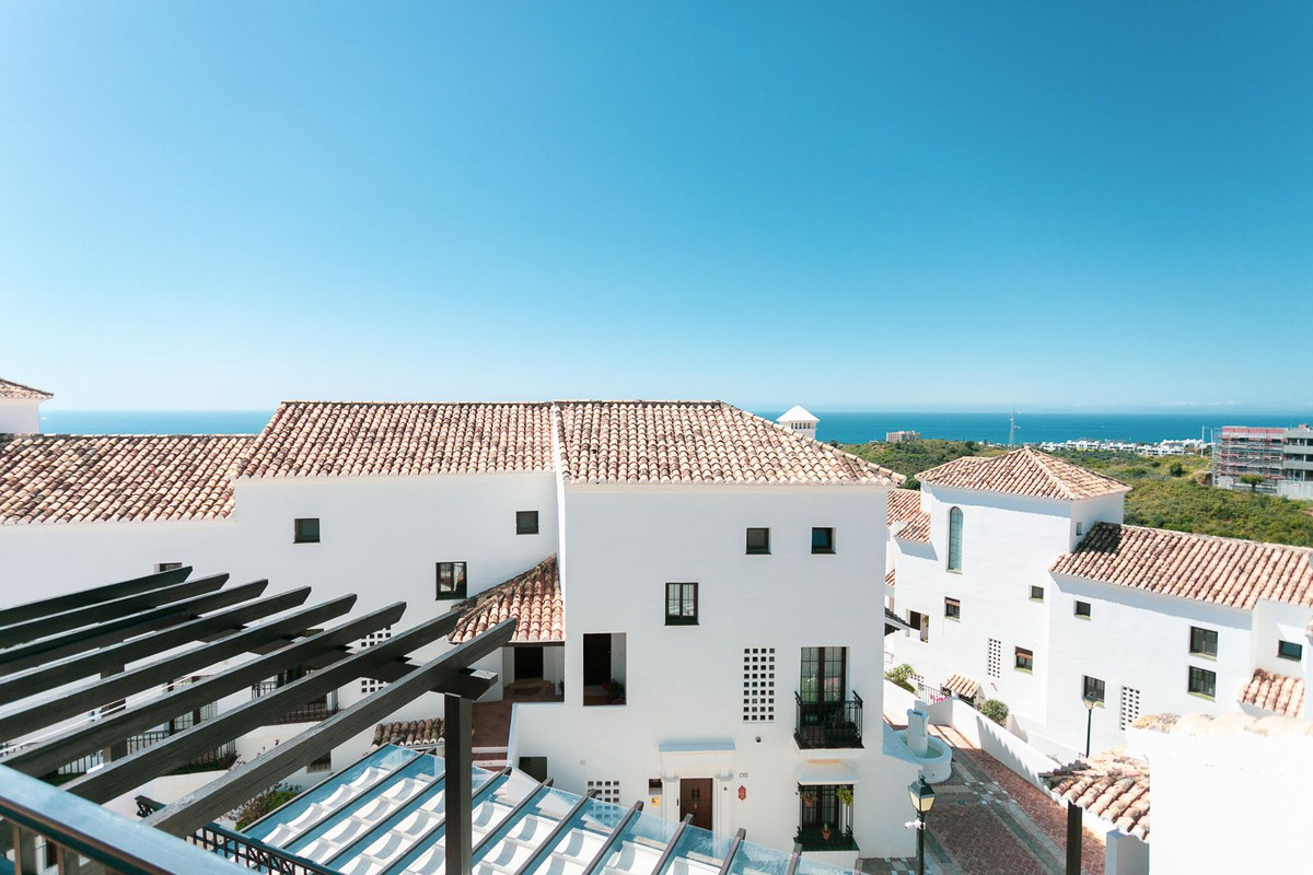Penthouse Duplex in Altos de los Monteros-2