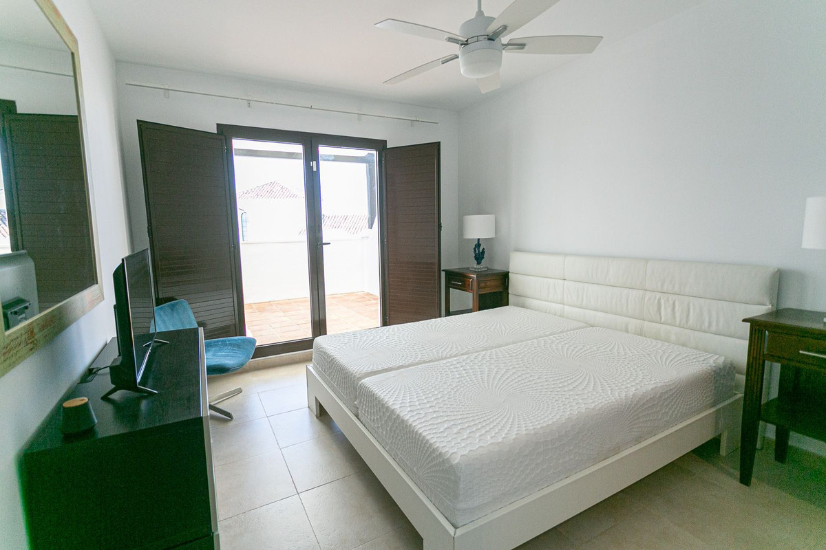 Penthouse Duplex in Altos de los Monteros-39