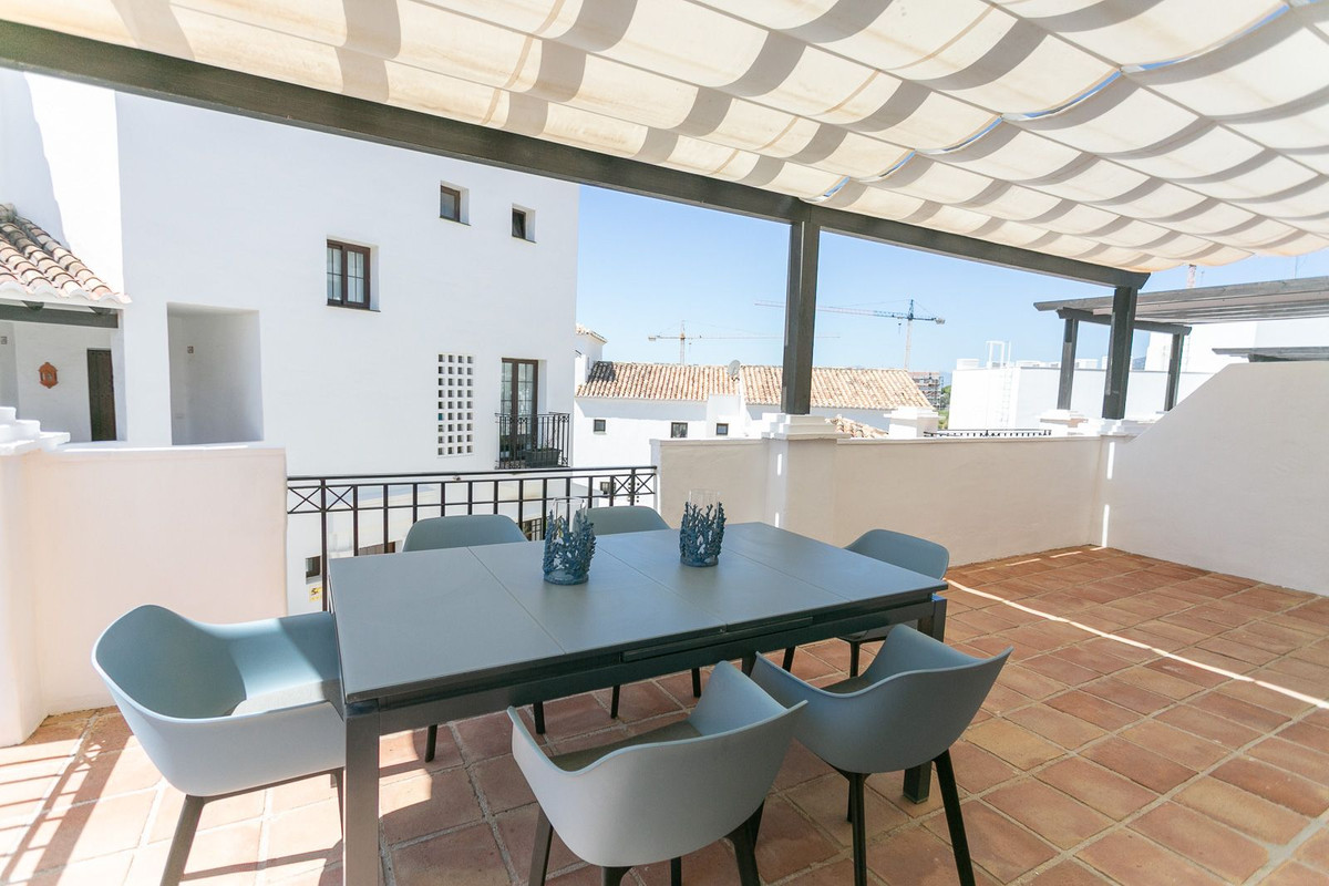 Penthouse Duplex in Altos de los Monteros-9