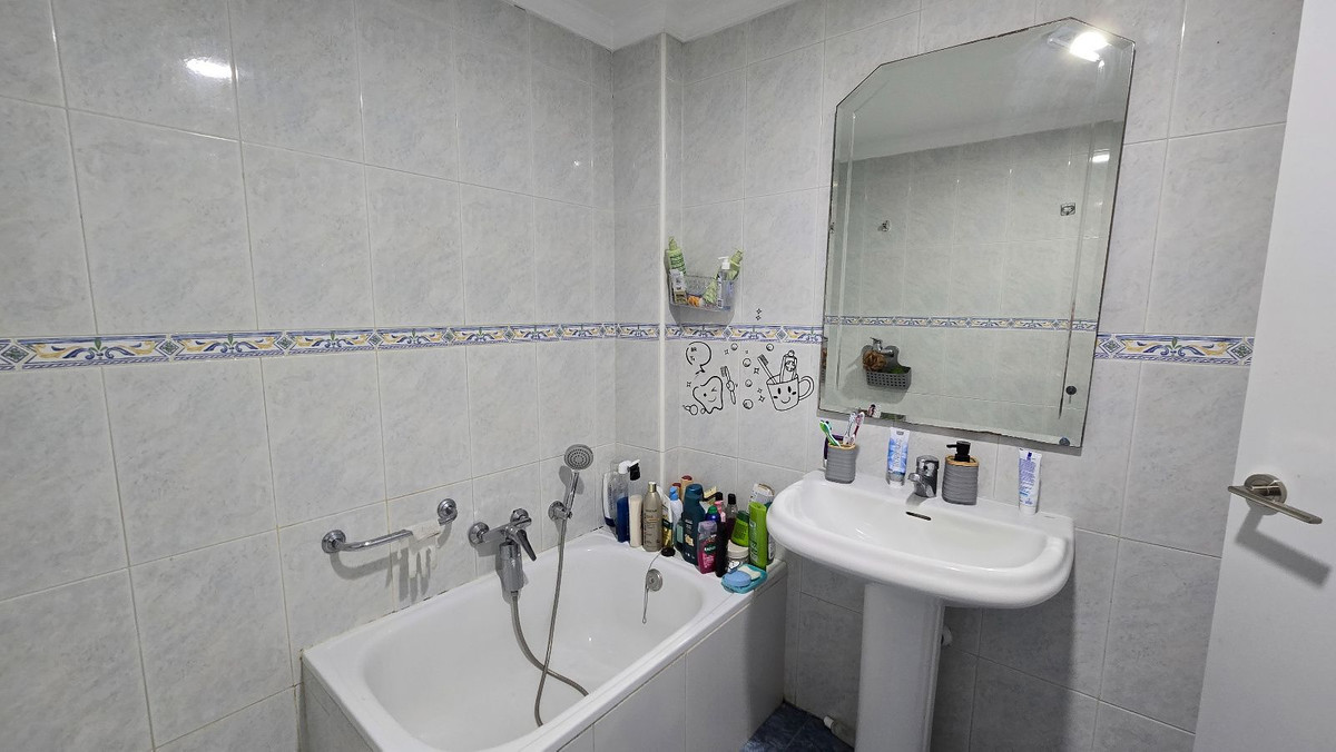 Appartement te koop in Arroyo de la Miel | 4 slaapkamers H5401459