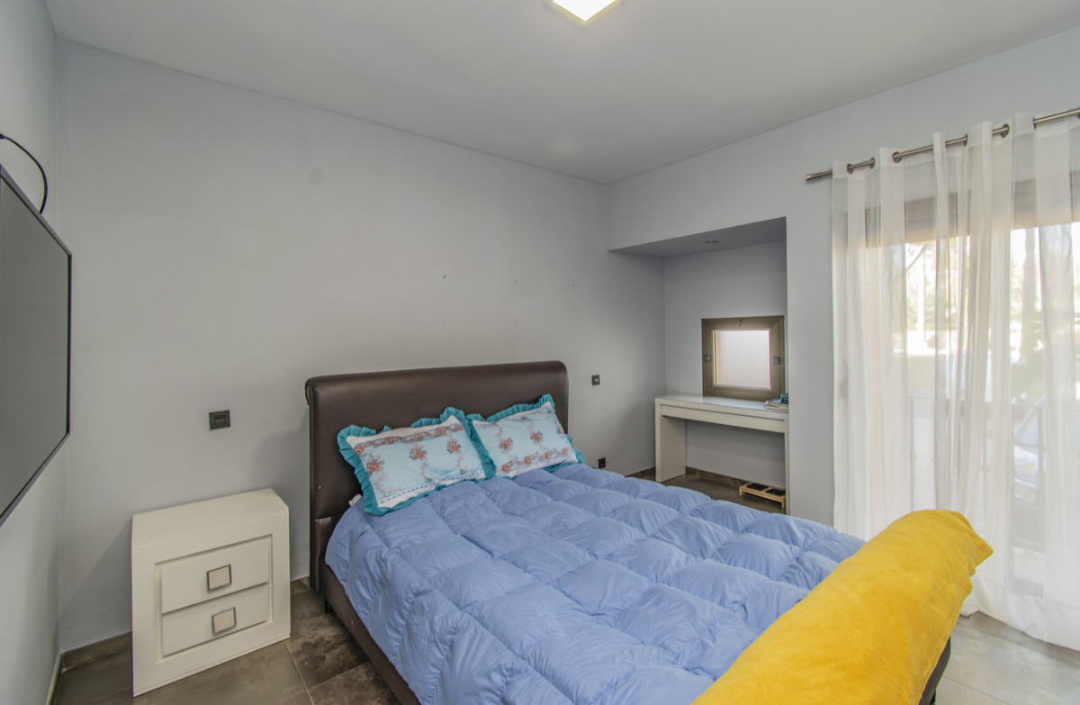 Begane grond appartement in Atalaya-13