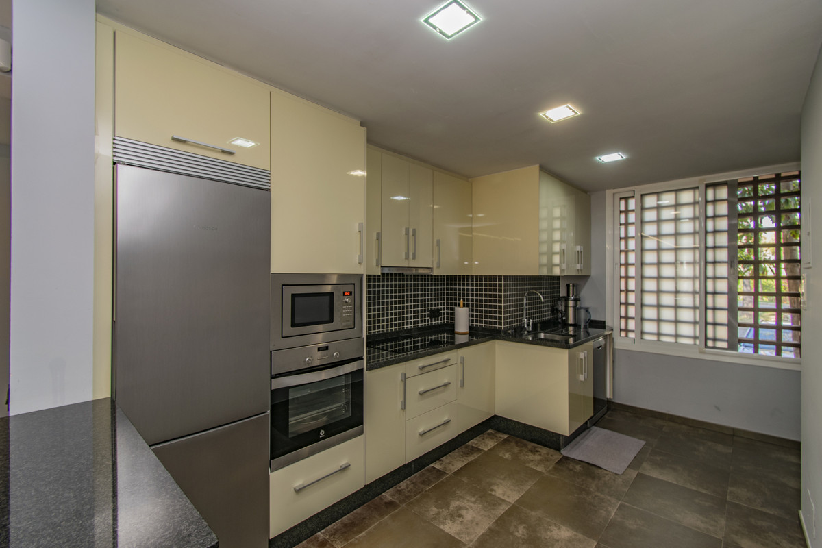 Begane grond appartement in Atalaya-23