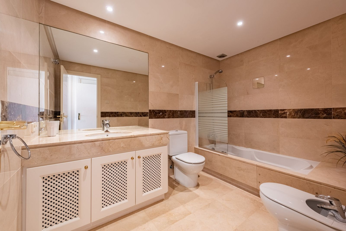 Appartement te koop in Atalaya | 2 slaapkamers H5077474