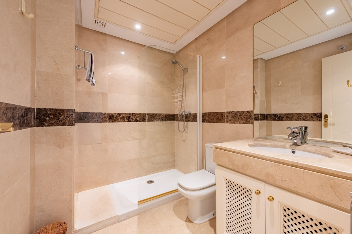 Appartement te koop in Atalaya | 2 slaapkamers H5077474