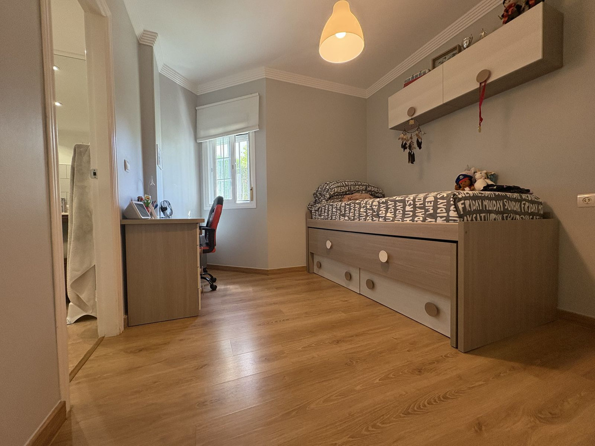Appartement te koop in Atalaya | 2 slaapkamers H5151841