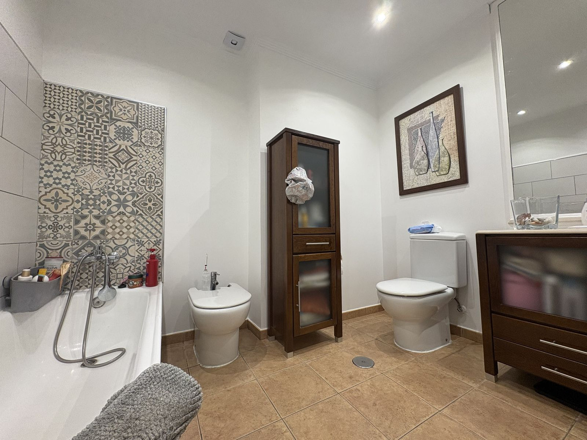 Appartement te koop in Atalaya | 2 slaapkamers H5151841