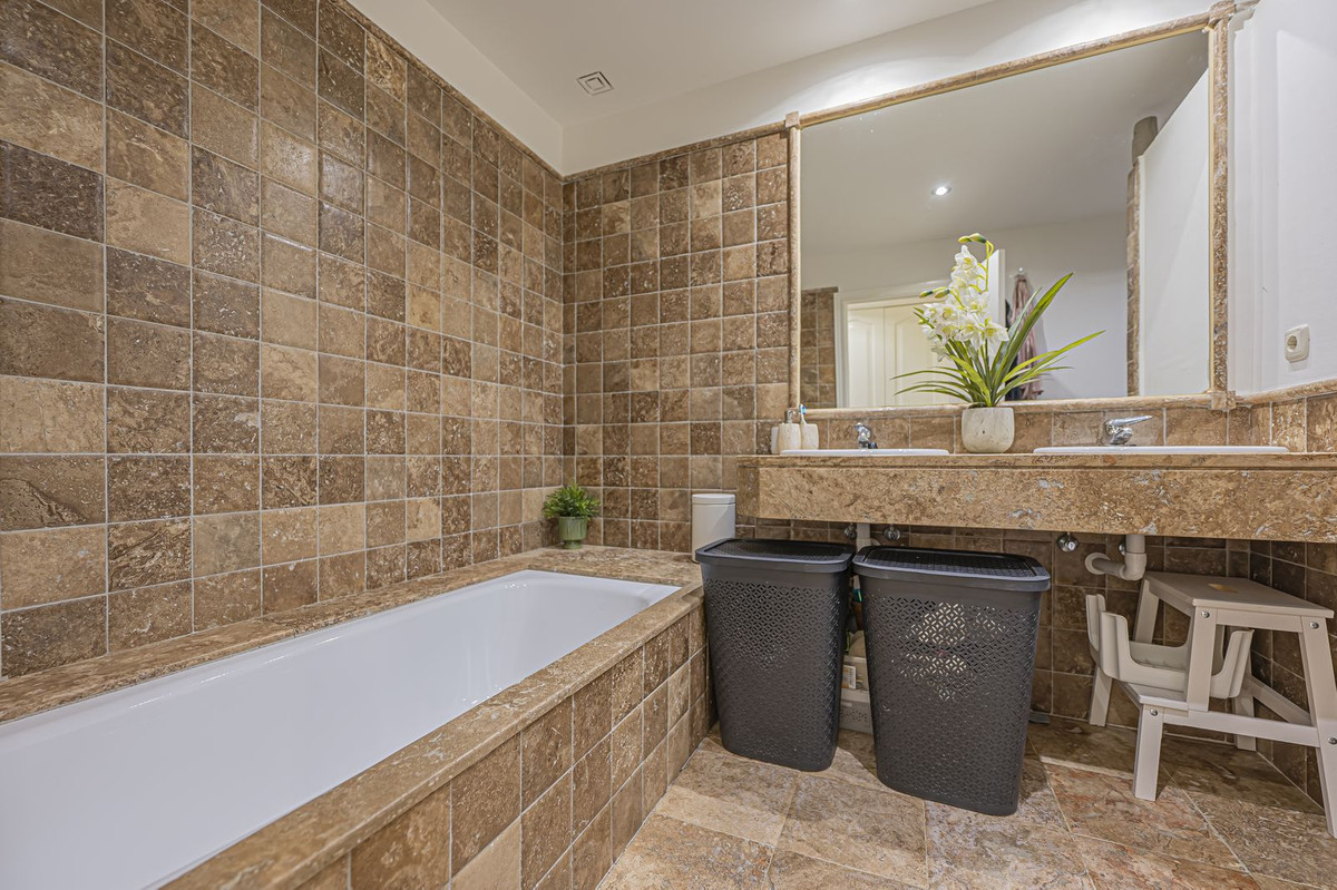 Appartement te koop in Atalaya | 2 slaapkamers H5234704