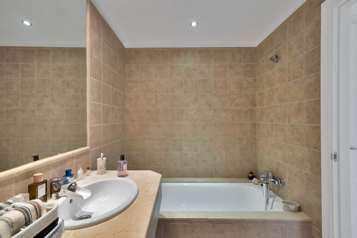 Appartement te koop in Atalaya | 2 slaapkamers H5294488