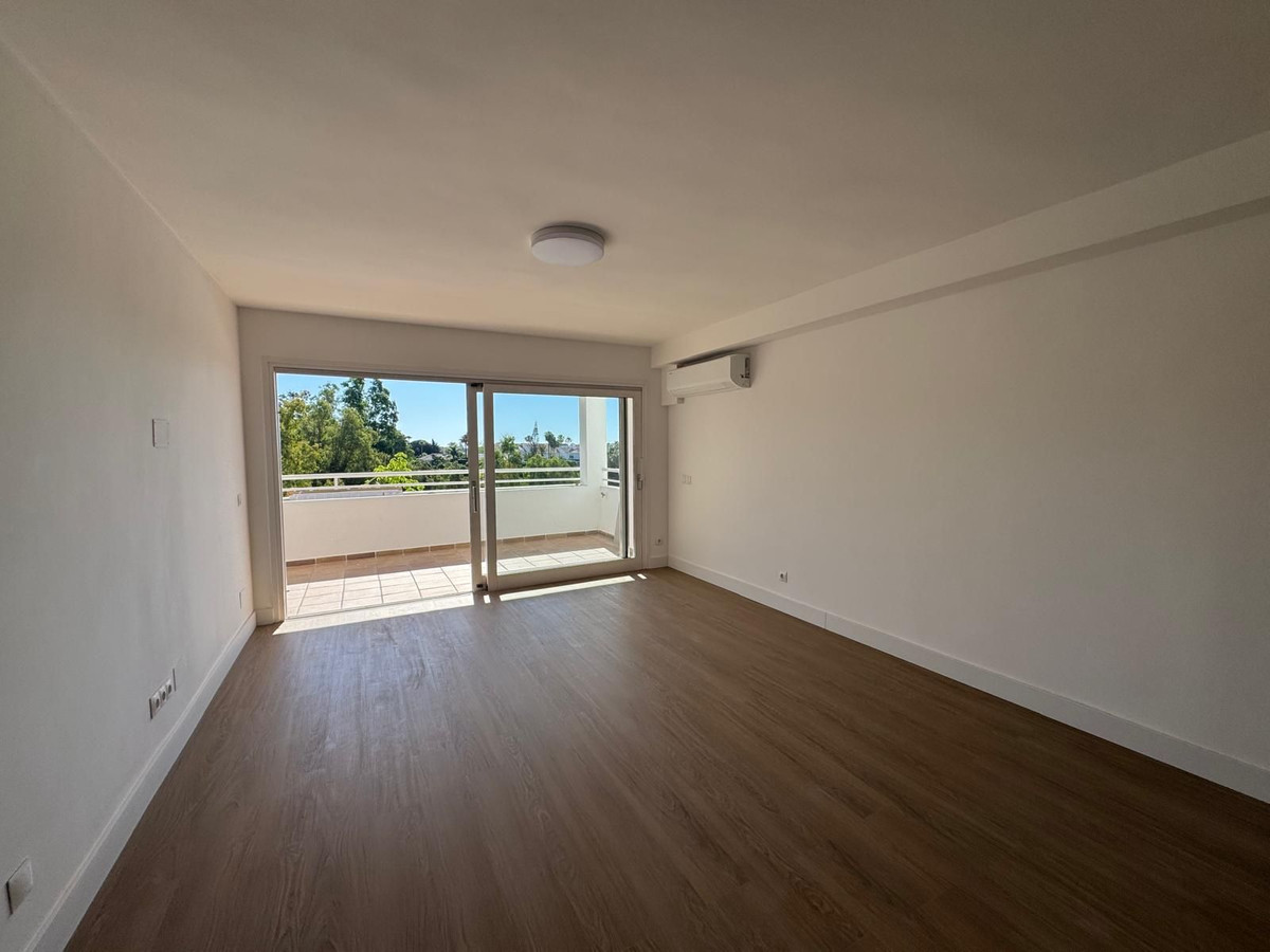 Appartement te koop in Atalaya | 2 slaapkamers H5373952