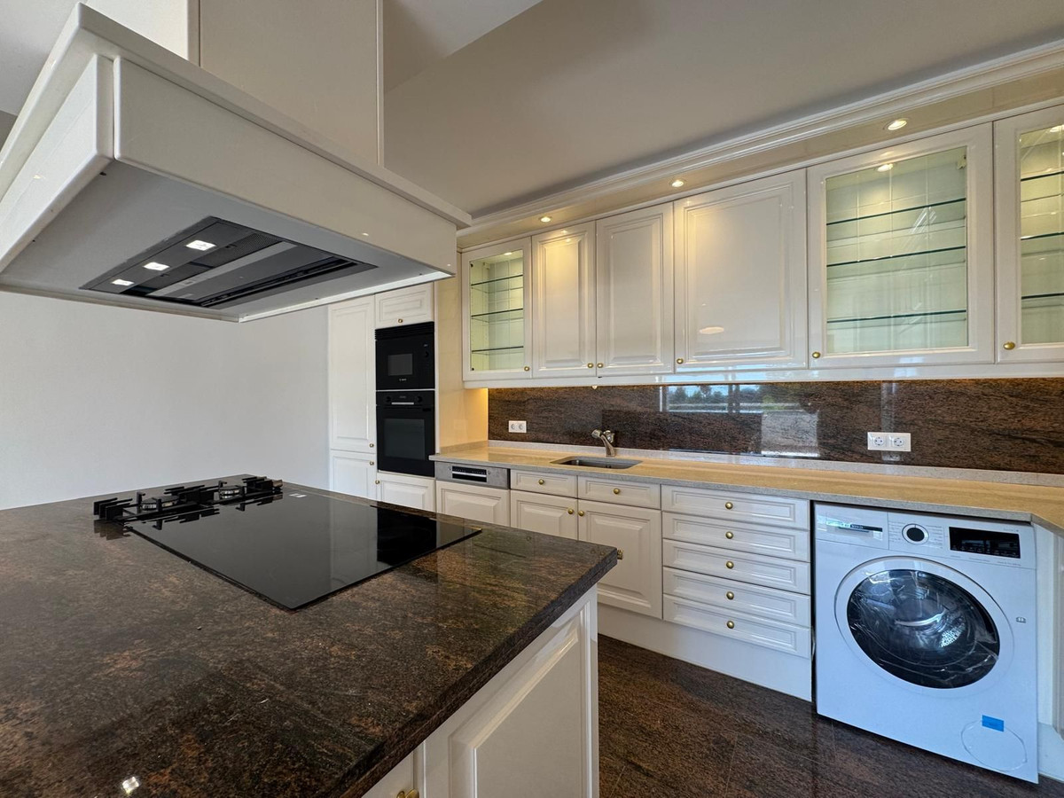 Appartement te koop in Atalaya | 2 slaapkamers H5373952