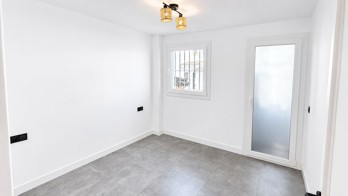 Appartement te koop in Atalaya | 2 slaapkamers H5375974
