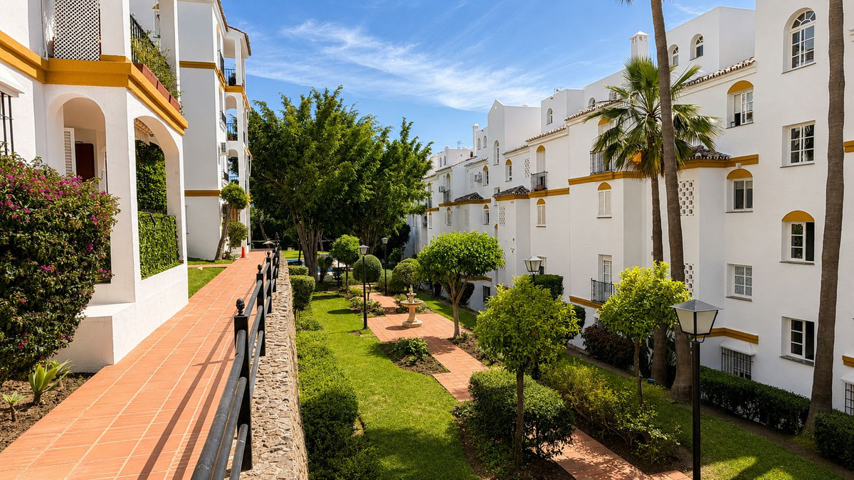 Appartement te koop in Atalaya | 2 slaapkamers H5375974