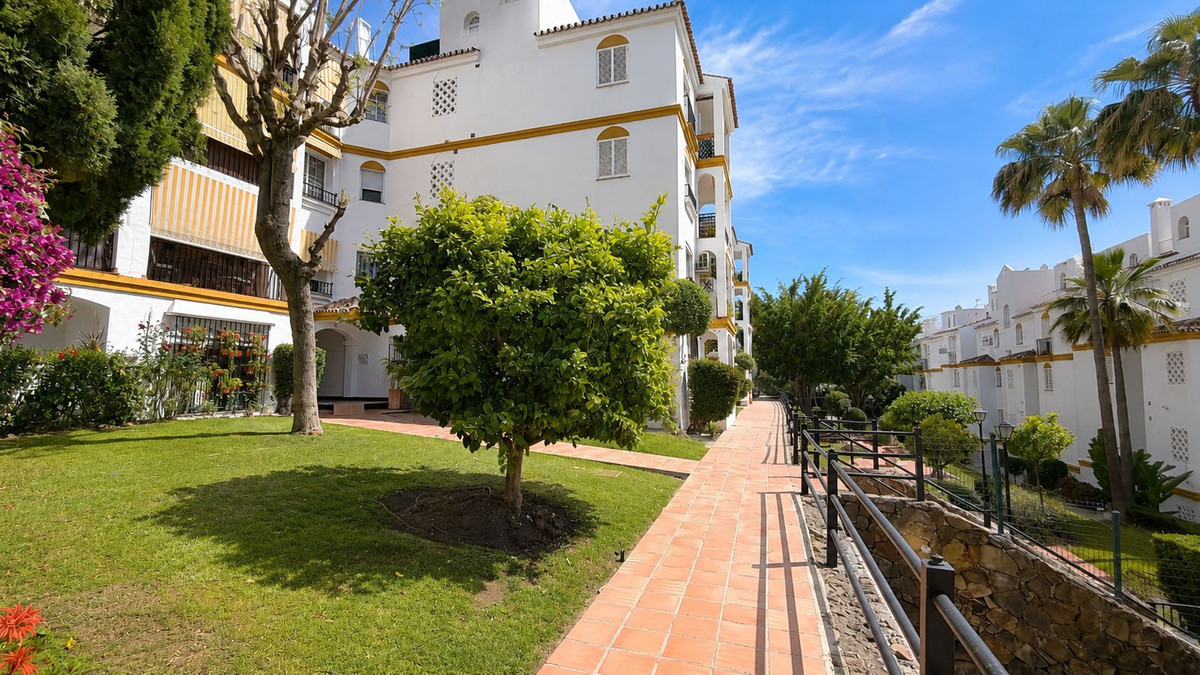 Appartement te koop in Atalaya | 2 slaapkamers H5375974