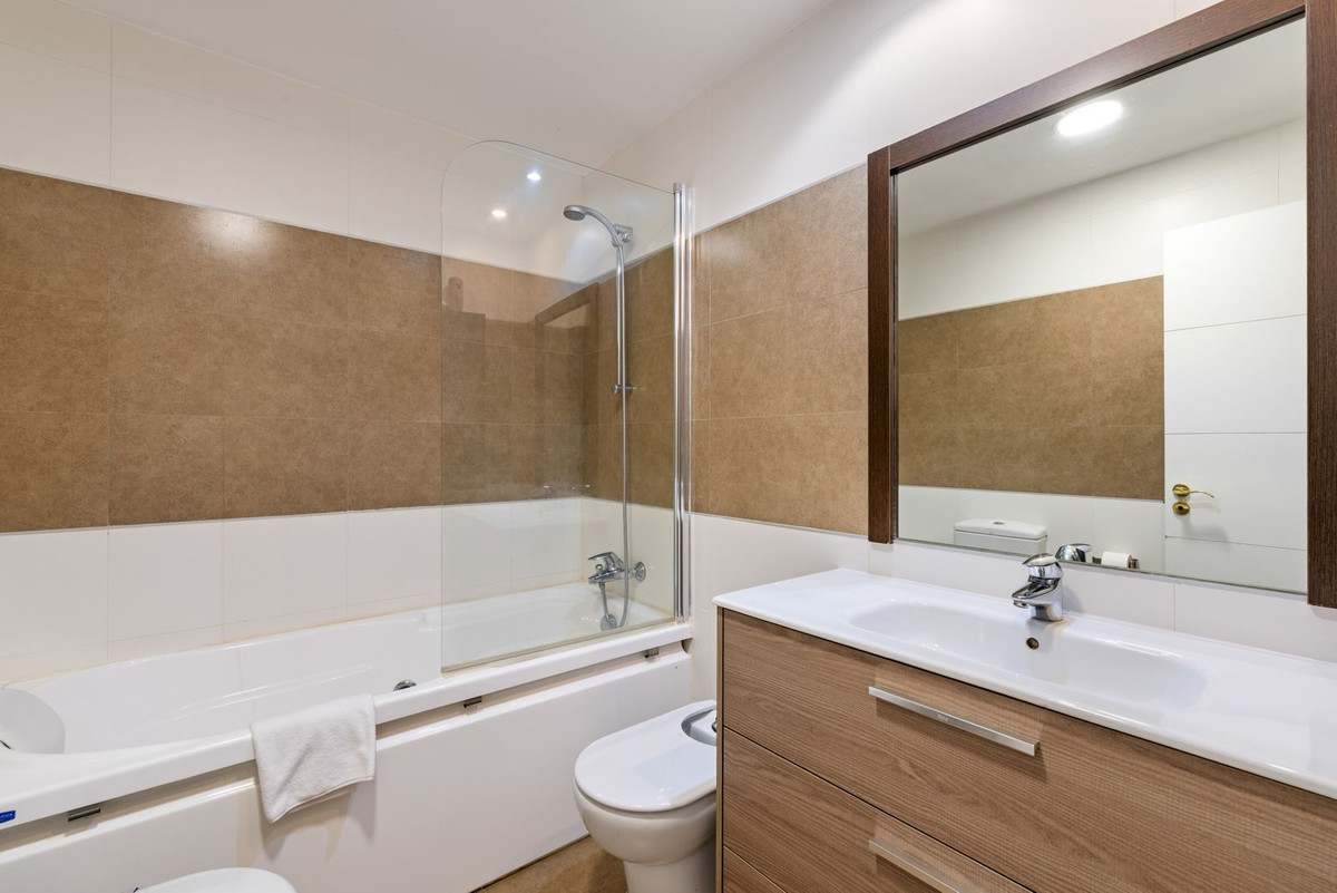 Appartement te koop in Atalaya | 2 slaapkamers H5487886