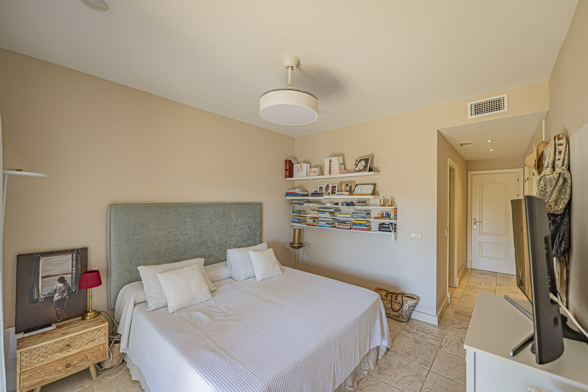 Appartement te koop in Atalaya | 2 slaapkamers H5495068