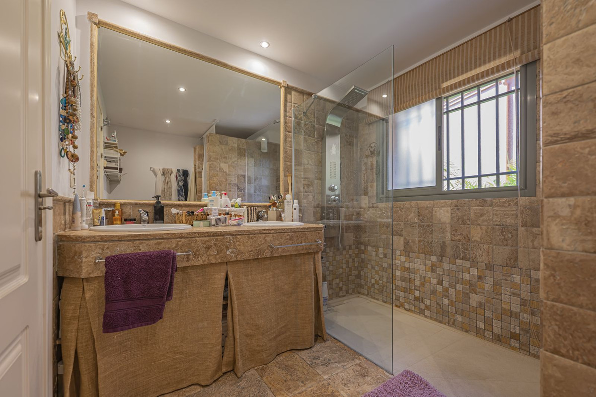 Appartement te koop in Atalaya | 2 slaapkamers H5495068