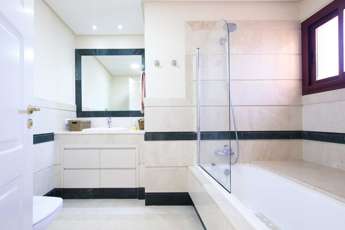 Appartement te koop in Bahía de Marbella | 3 slaapkamers H4074373