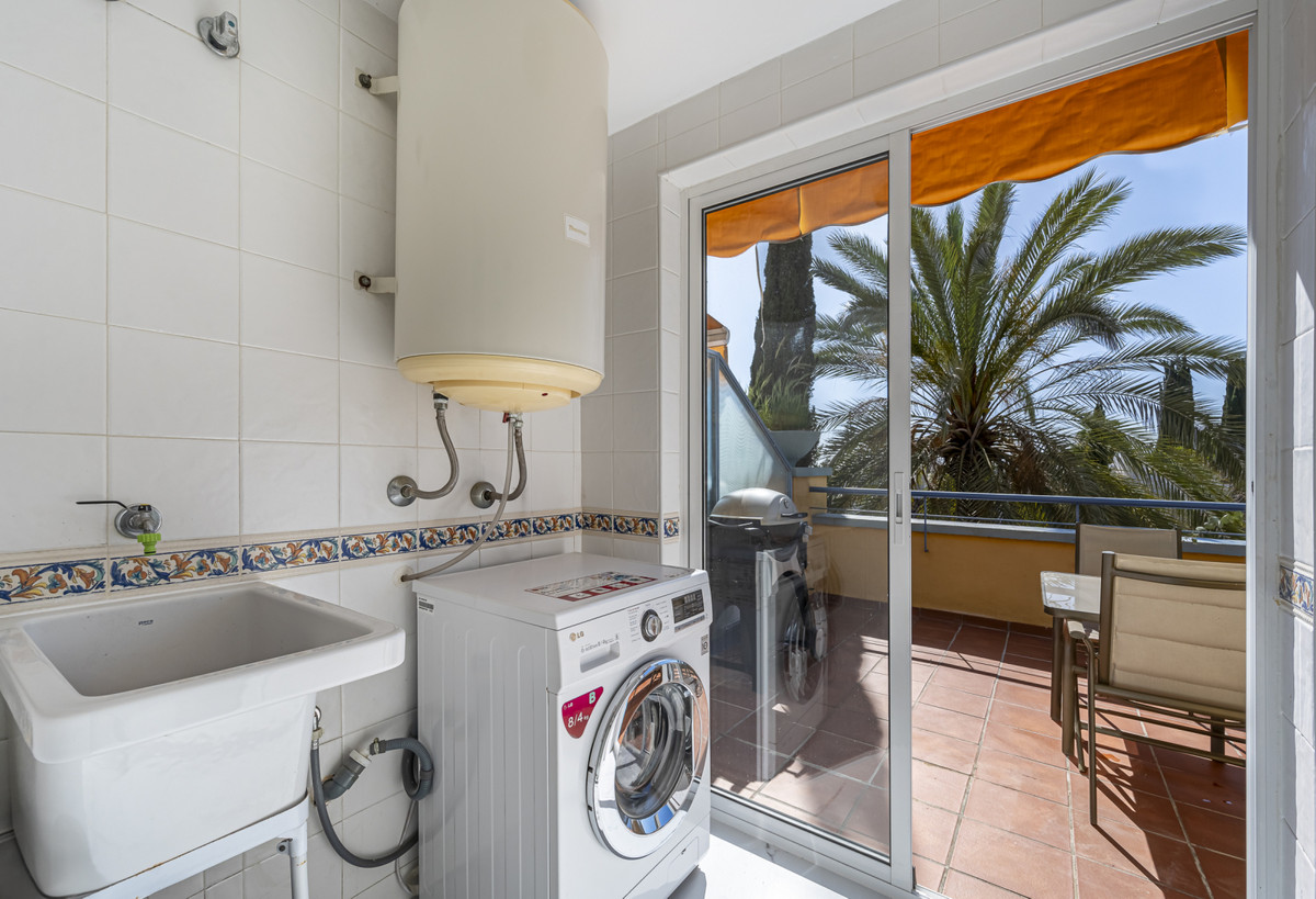 Tussenverdieping Appartement in Bahía de Marbella-10
