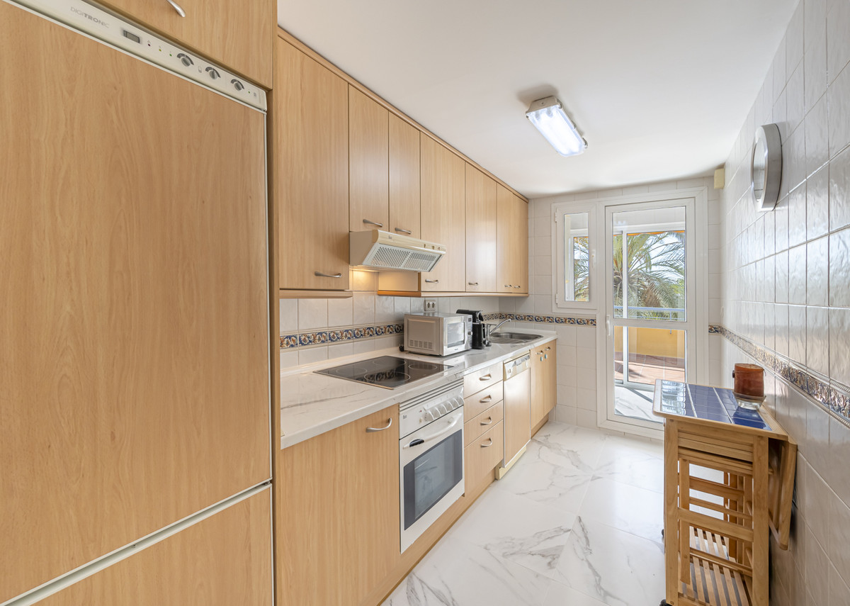 Tussenverdieping Appartement in Bahía de Marbella-12