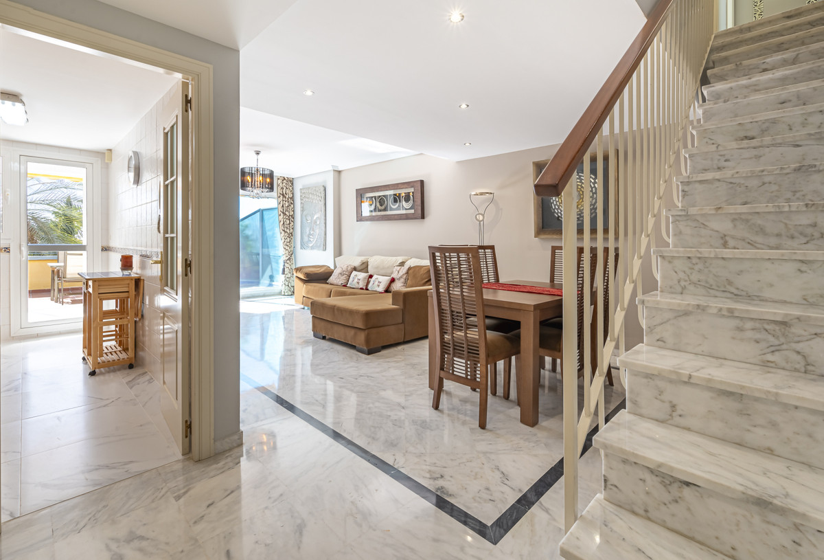 Tussenverdieping Appartement in Bahía de Marbella-14