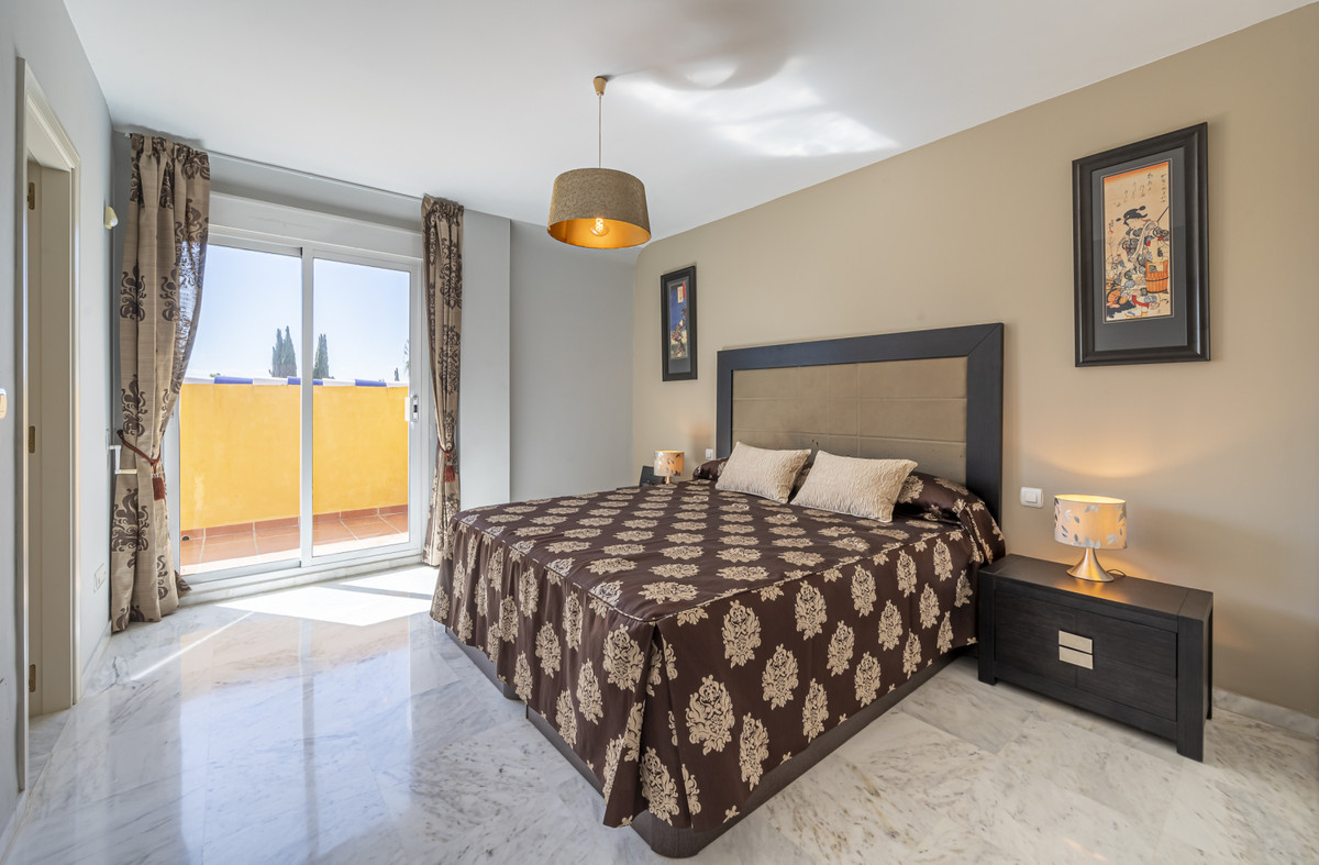 Tussenverdieping Appartement in Bahía de Marbella-15