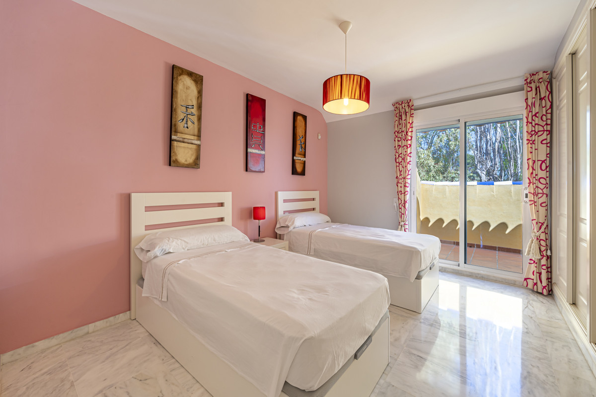 Tussenverdieping Appartement in Bahía de Marbella-20
