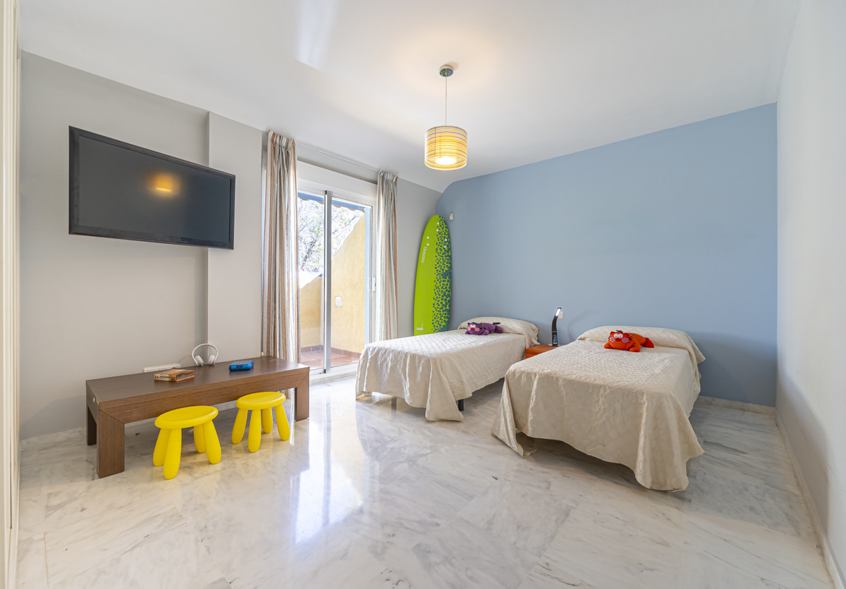 Tussenverdieping Appartement in Bahía de Marbella-23