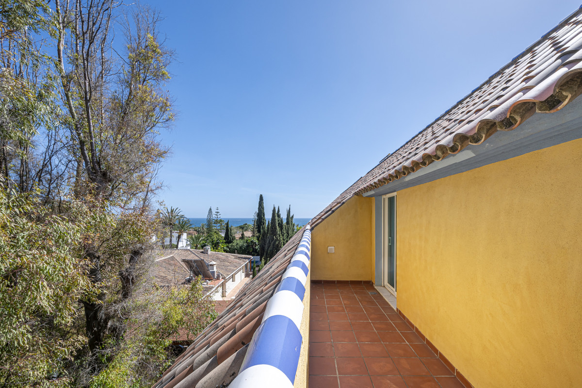 Tussenverdieping Appartement in Bahía de Marbella-25