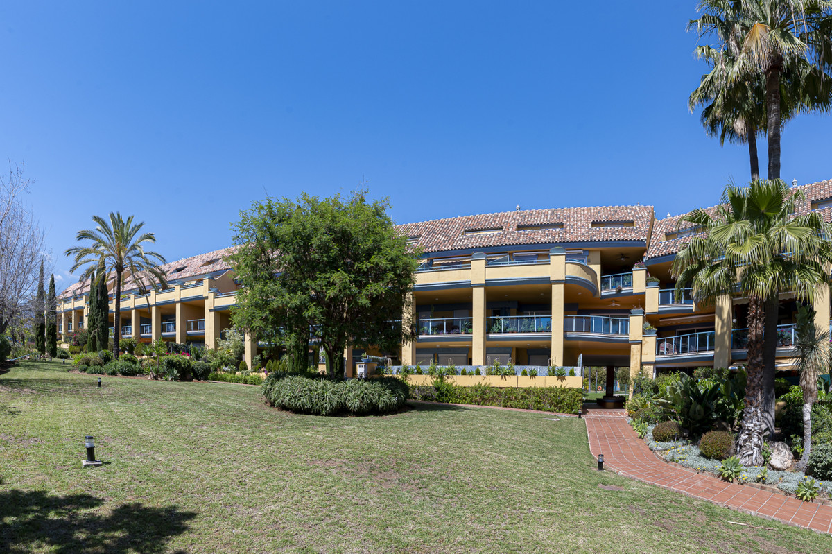 Tussenverdieping Appartement in Bahía de Marbella-29