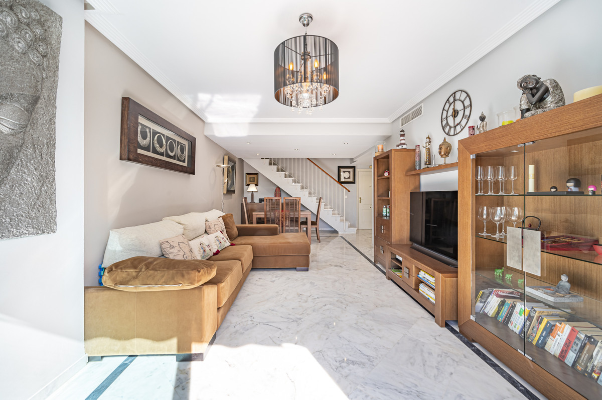 Tussenverdieping Appartement in Bahía de Marbella-3
