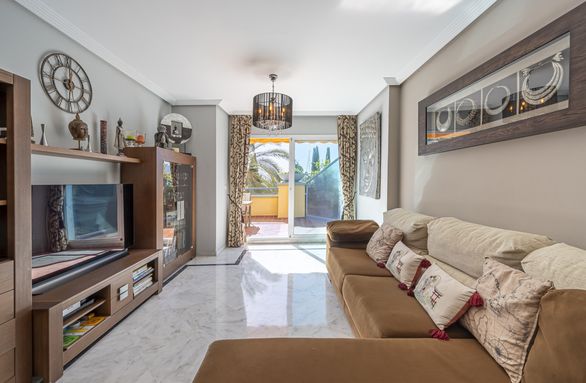 Tussenverdieping Appartement in Bahía de Marbella-4