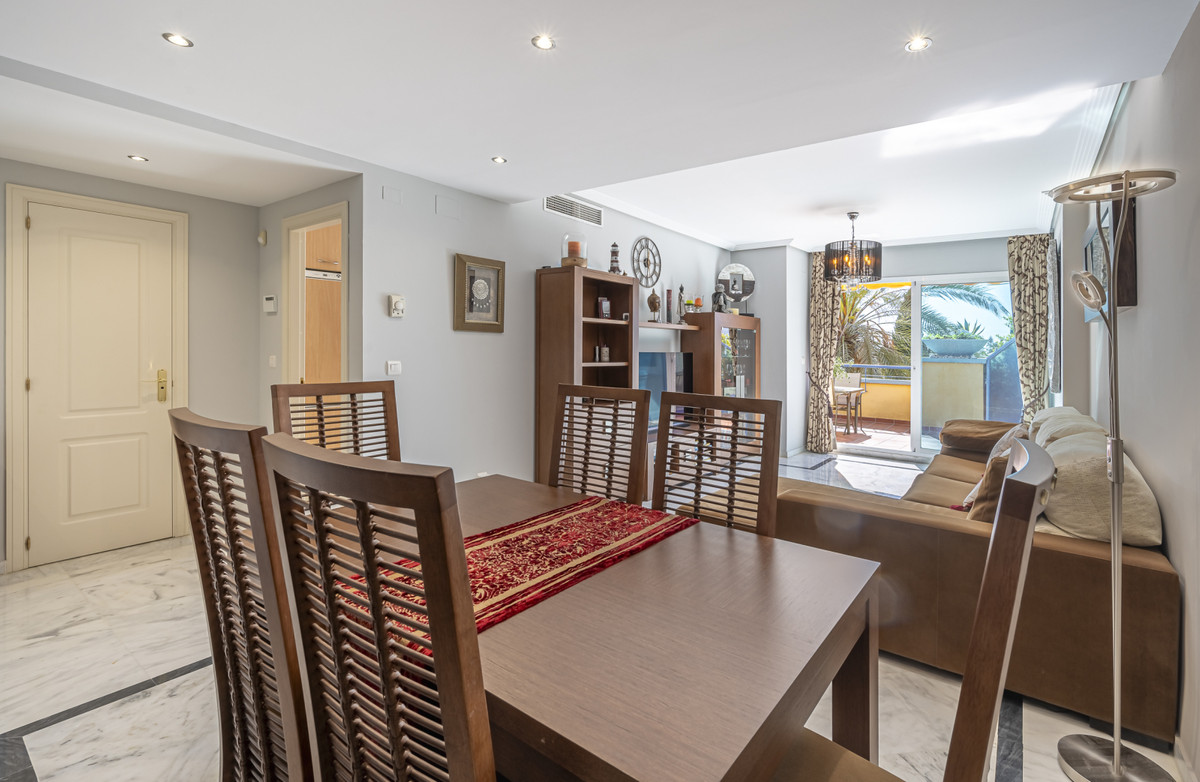 Tussenverdieping Appartement in Bahía de Marbella-6