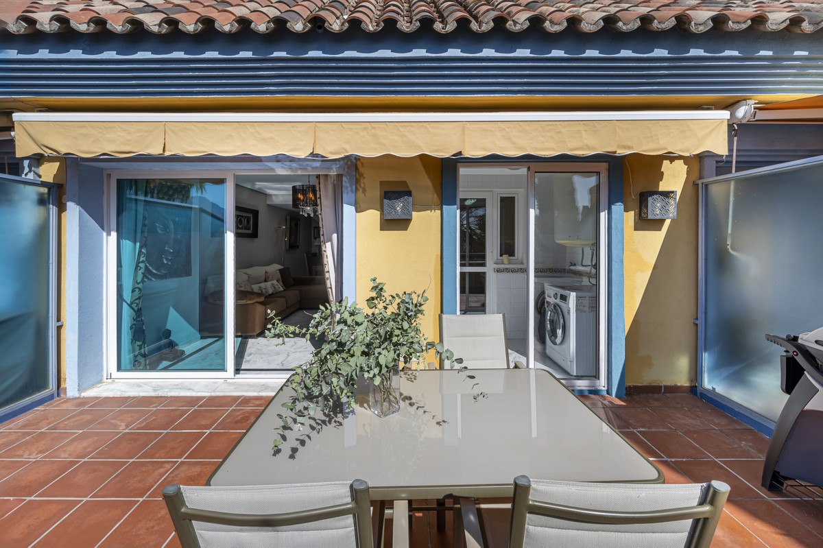 Tussenverdieping Appartement in Bahía de Marbella-9
