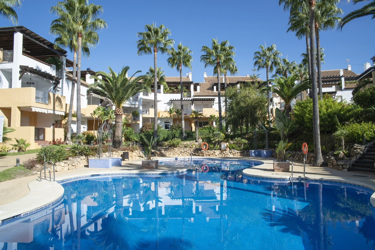 Penthouse in Bahía de Marbella-1