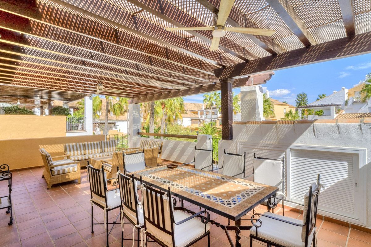 Penthouse in Bahía de Marbella-12