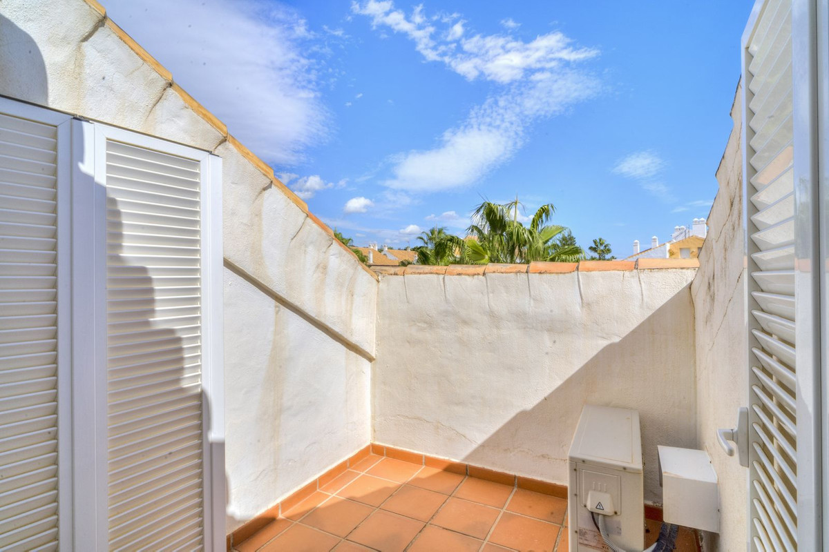 Penthouse in Bahía de Marbella-25