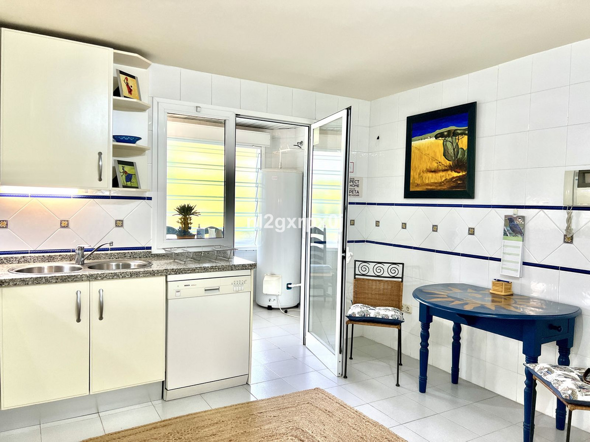Tussenverdieping Appartement in Bahía de Marbella-10