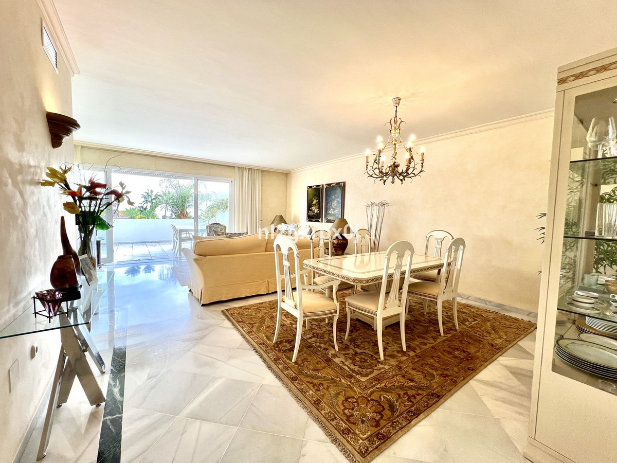 Tussenverdieping Appartement in Bahía de Marbella-15