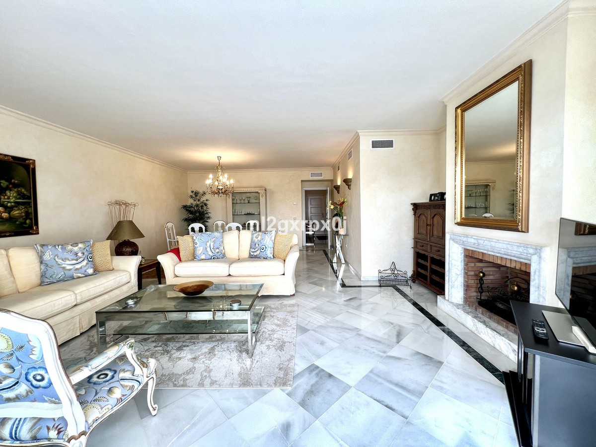 Tussenverdieping Appartement in Bahía de Marbella-19