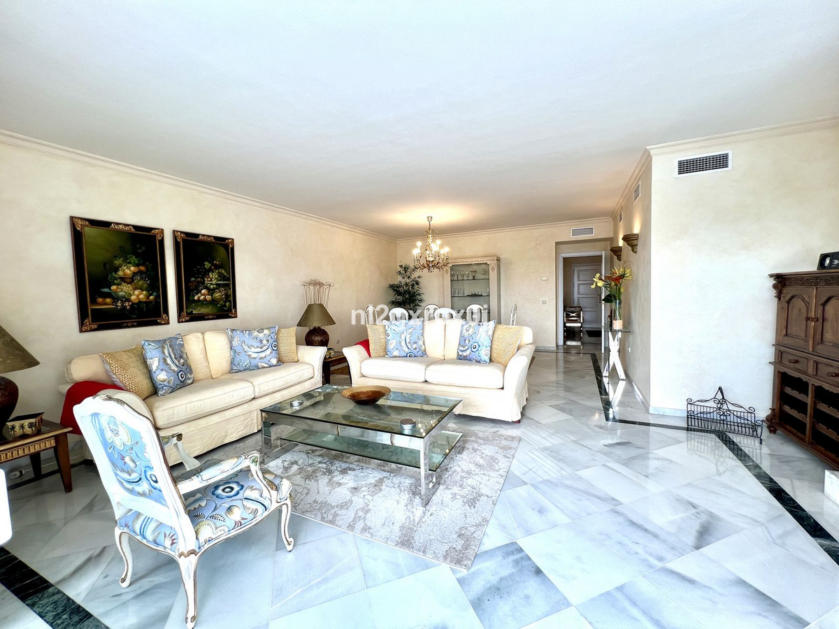 Tussenverdieping Appartement in Bahía de Marbella-20