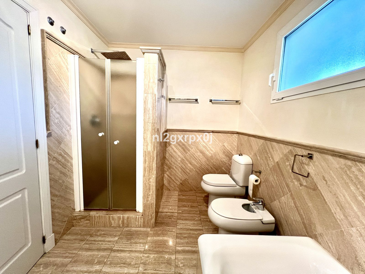 Tussenverdieping Appartement in Bahía de Marbella-26